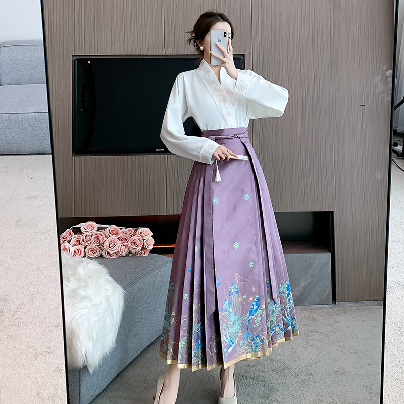 實拍2023冬季四季可穿漢服暗紋翠鳥鳶尾仿妝花刺繡上衣馬面裙套裝