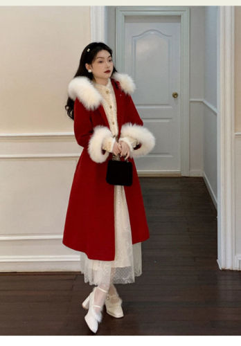 棠公子赫本风红色毛呢大衣女冬季加厚带毛领收腰中长款高级感外套