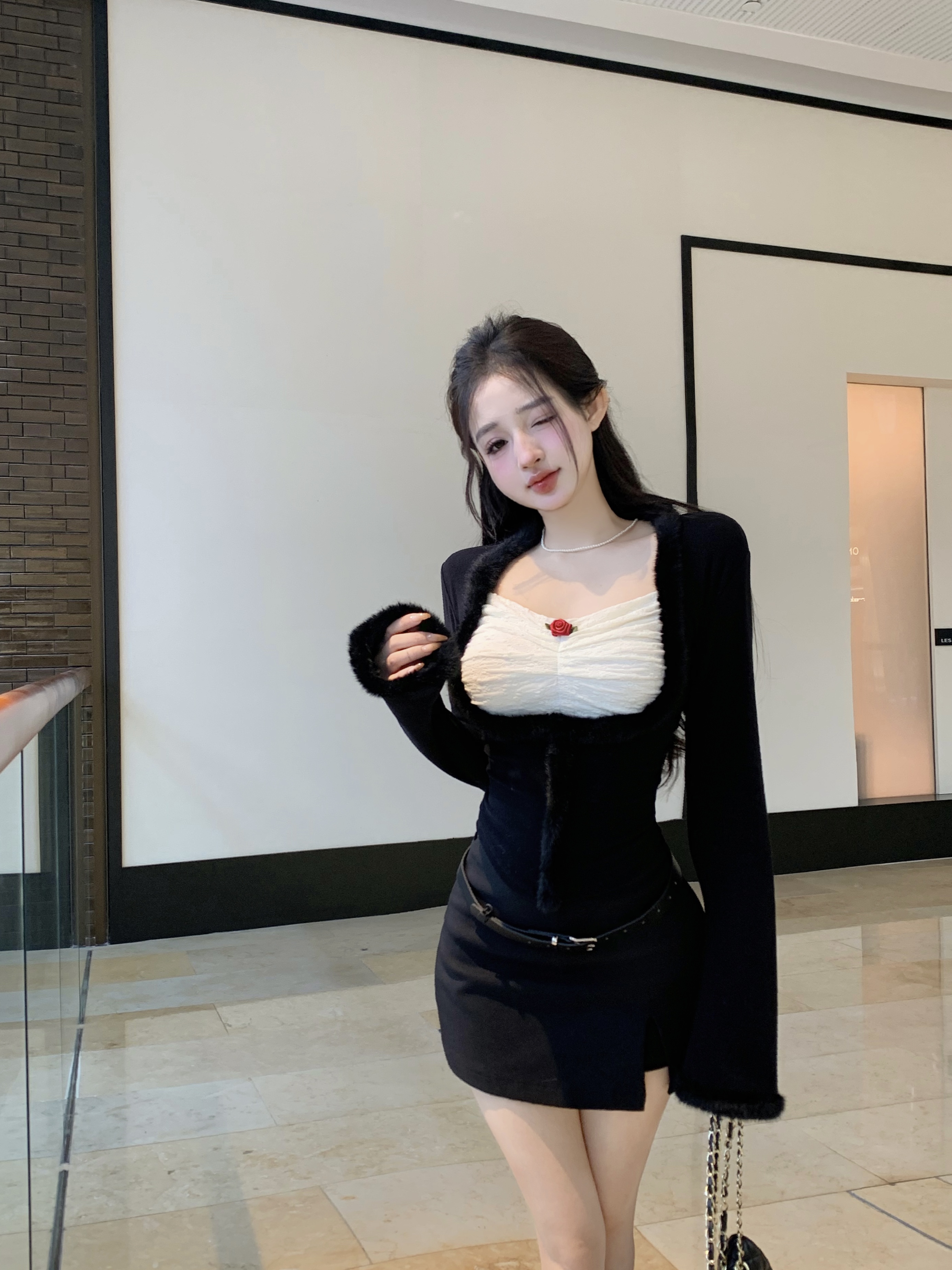 實拍  蕾絲拼接毛條設計修身上衣