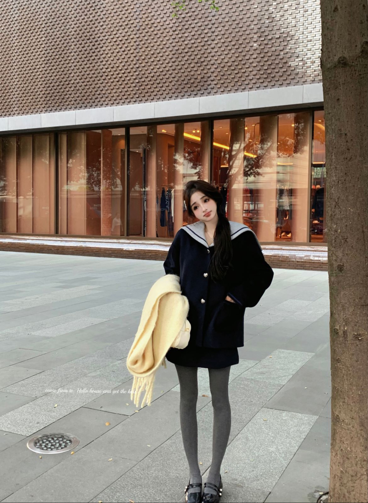 Real shot of Berlin college style suit navy collar short black woolen coat for women winter