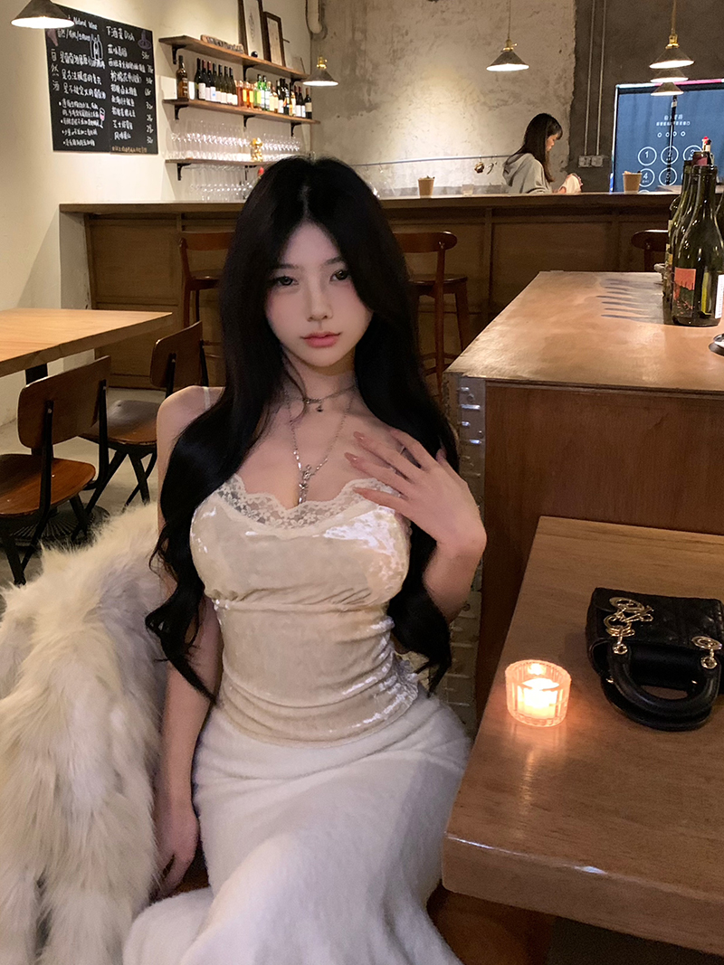 實拍新款純色V領修身顯瘦辣妹性感短款絲絨蕾絲吊帶背心女