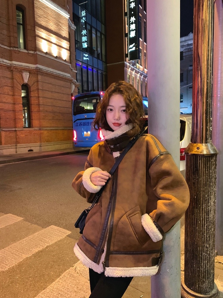 Zhang Beibei ibell retro motorcycle cotton clothing women's 2023 winter fur one-piece retro lamb wool jacket