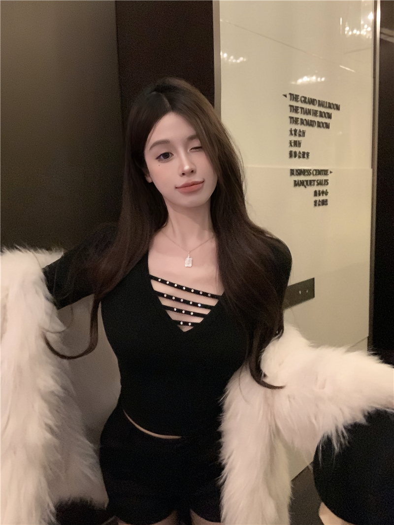 實拍~吸睛打底 韓感V領進口燙鑽磨毛打底短款T恤黑色顯瘦上衣