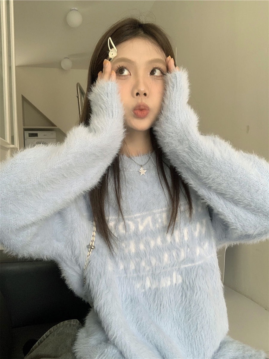 軟糯糯奶呼呼毛衣女秋冬2023新款仿貂絨加厚寬鬆字母長袖針織上衣