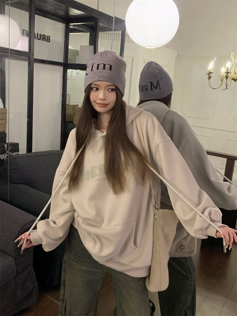Actual shot: Casual silver fox velvet thickened loose large size slimming layered hooded pullover sweatshirt for women