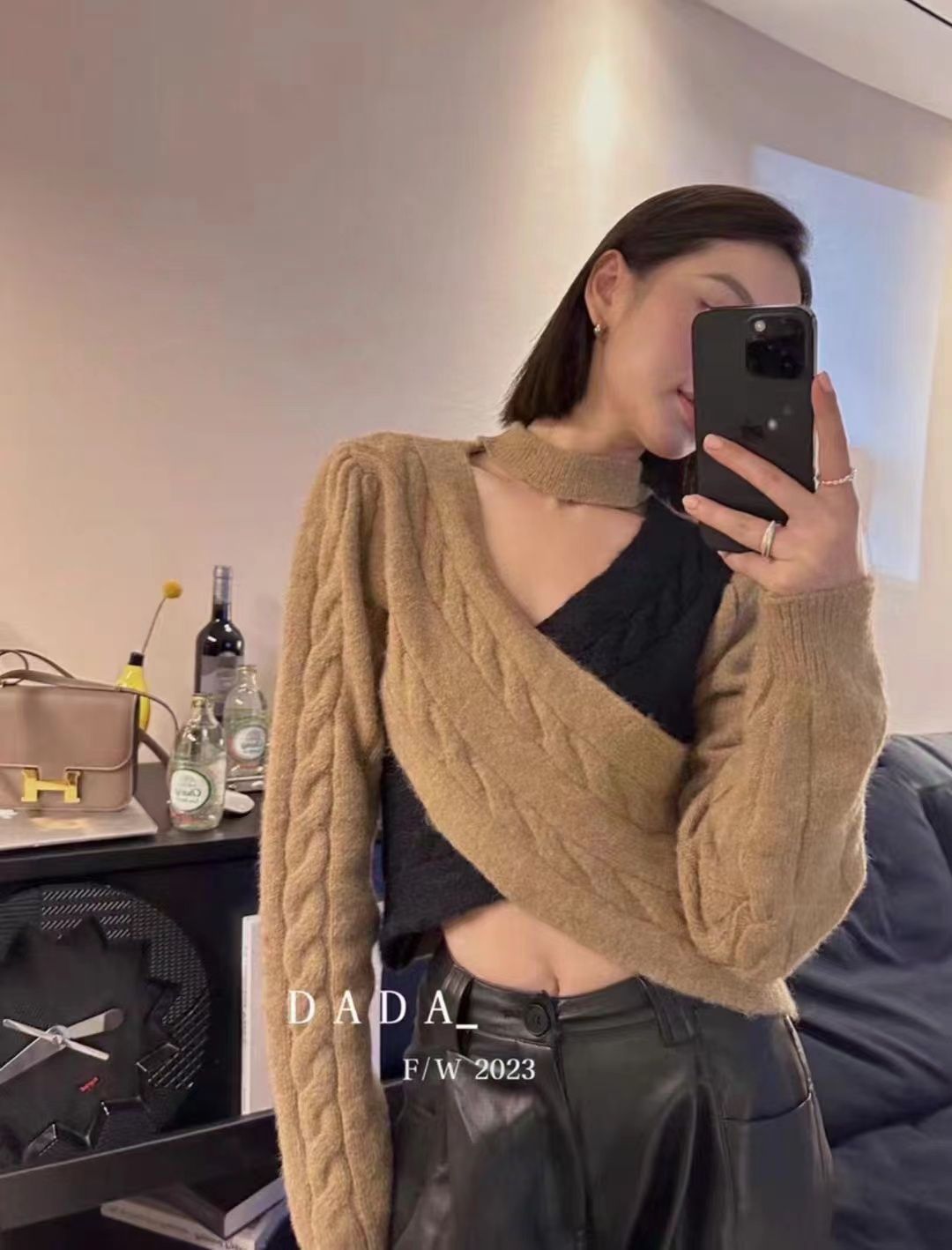 韓系辣妹掛脖V領交叉露腰短款針織衫女秋冬復古撞色麻花套頭毛