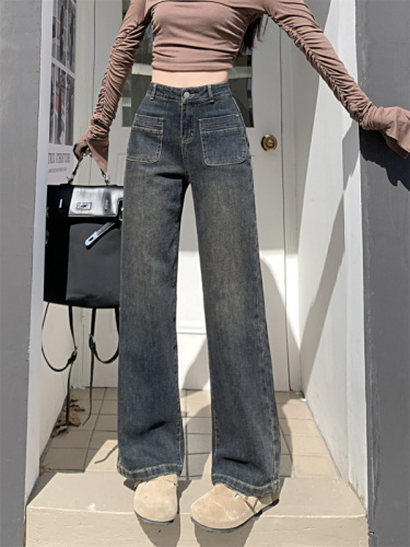 Actual shot of retro washed wide-leg jeans for women, high-waisted, loose, autumn and winter American style, versatile straight-leg pants