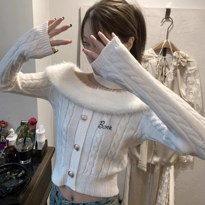 High-end atmosphere sweet hottie halterneck off-shoulder sweater for women autumn and winter inner layering knitted sweater short top