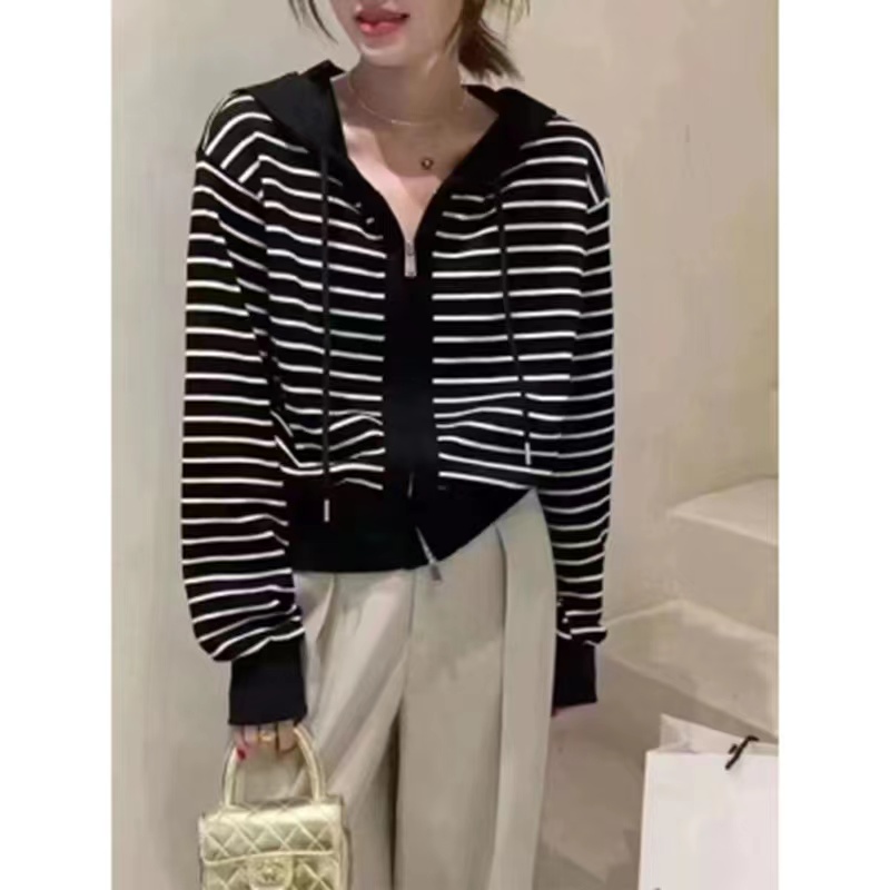 American retro age-reducing striped hooded knitted cardigan for women 2023 new style foreign style versatile slimming top