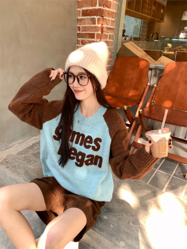 Actual shot of lazy style Korean style slimming and versatile raglan sleeves color-blocked letter sweater for women  autumn and winter new style