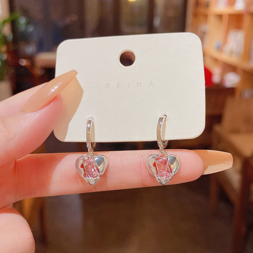 925 silver needle Korean high-end design zircon love earrings for women ins fashion internet celebrity with the same style silver heart-shaped earrings