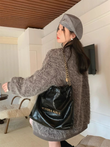 Xiaoxiangfeng fur coat women's winter 2023 new Korean version thickened loose mid-length V-neck long-sleeved top