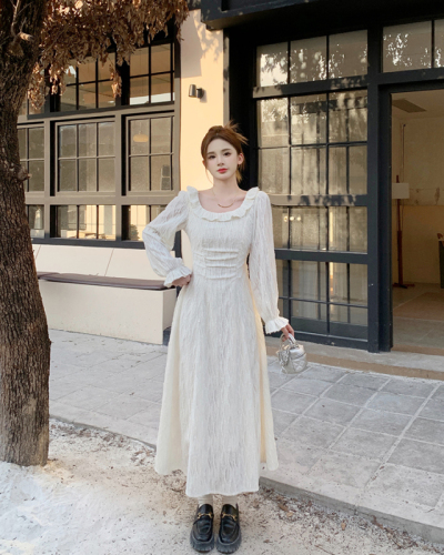 Real shot of sweet and gentle skirt, waist slimming lace dress