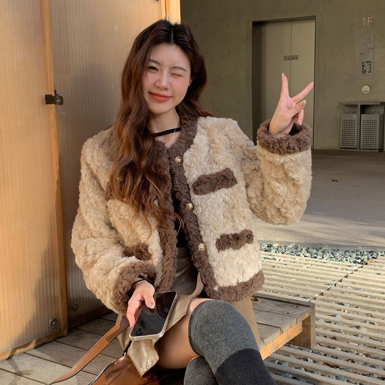 Original method of lambswool coat women's short style small fragrance fur coat retro loose quilted winter plush sweater