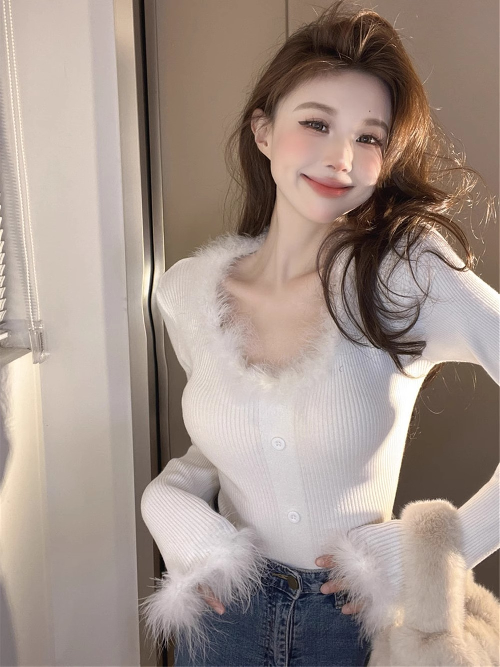 純欲甜辣妹v領毛毛上衣女秋冬小香風法式針織打底衫長袖內搭毛衣