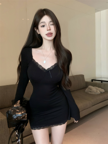 Brown sexy v-neck long-sleeved dress for women in autumn, lace inner wear, little mom skirt, tight waist-hugging hip skirt