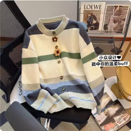 Super nice three-dimensional flower sweater jacket for women 2023 autumn and winter high-end niche lazy style knitted cardigan top