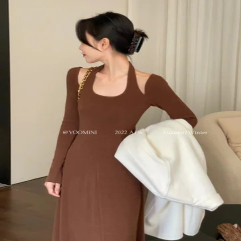 法式修身掛脖長袖百搭連衣裙女顯瘦長裙2023秋季新款氣質別致