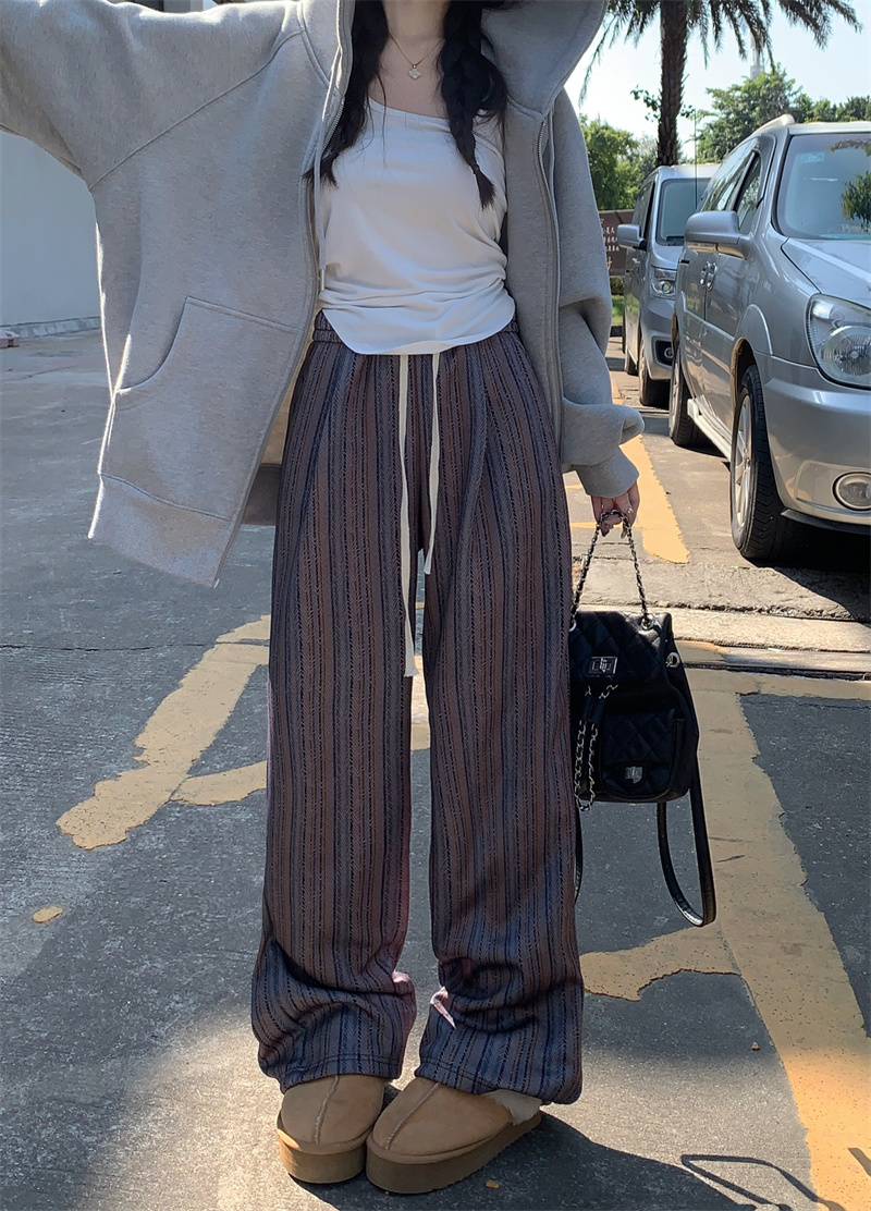 Real shot of coffee-colored vertical striped woolen pants for women in autumn and winter, casual retro straight-leg lazy plus velvet floor-length wide-leg pants