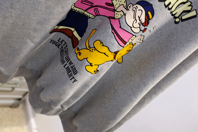 South Korea's Dongdaemun 2023 autumn and winter new style cartoon style age-reducing plus velvet round neck loose large size pullover sweatshirt for women