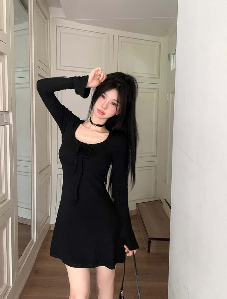 Real shot of 2023 autumn new square neck waist bell sleeves knitted dress short skirt for women