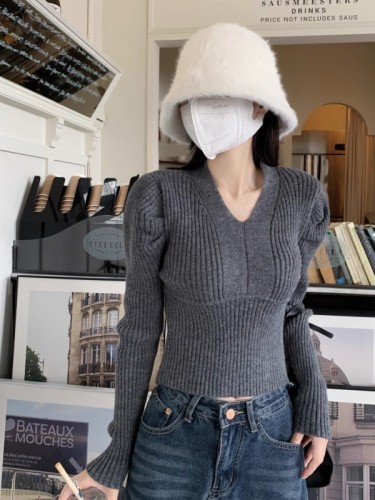 Short slim-fitting puff-sleeved knitted sweater for women in fall and winter, high-end waist-cinching bottoming shirt, chic v-neck top inside