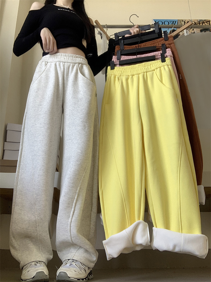 Real shot of velvet thickened sweatpants for women in autumn and winter 2023 new loose high-waist slim sports casual pants