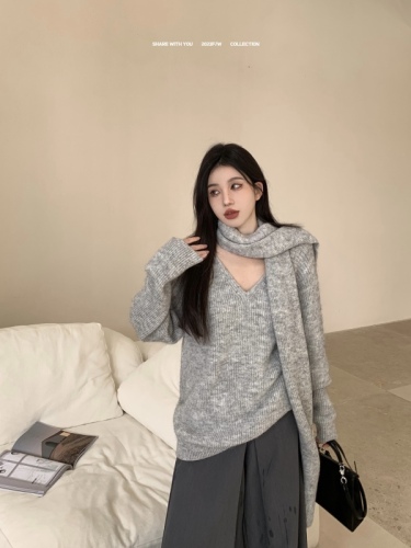 Actual shot of soft and lazy V-neck knitted sweater autumn and winter scarf casual versatile loose top two-piece set