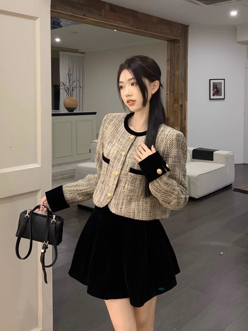 小香風短款洋氣撞色長袖外套絲絨A字半身裙女秋季2023新款兩件套