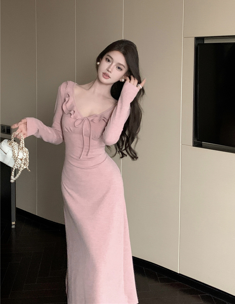 Real shot of retro sexy V-neck ruffle strap waist slimming long-sleeved knitted dress for women
