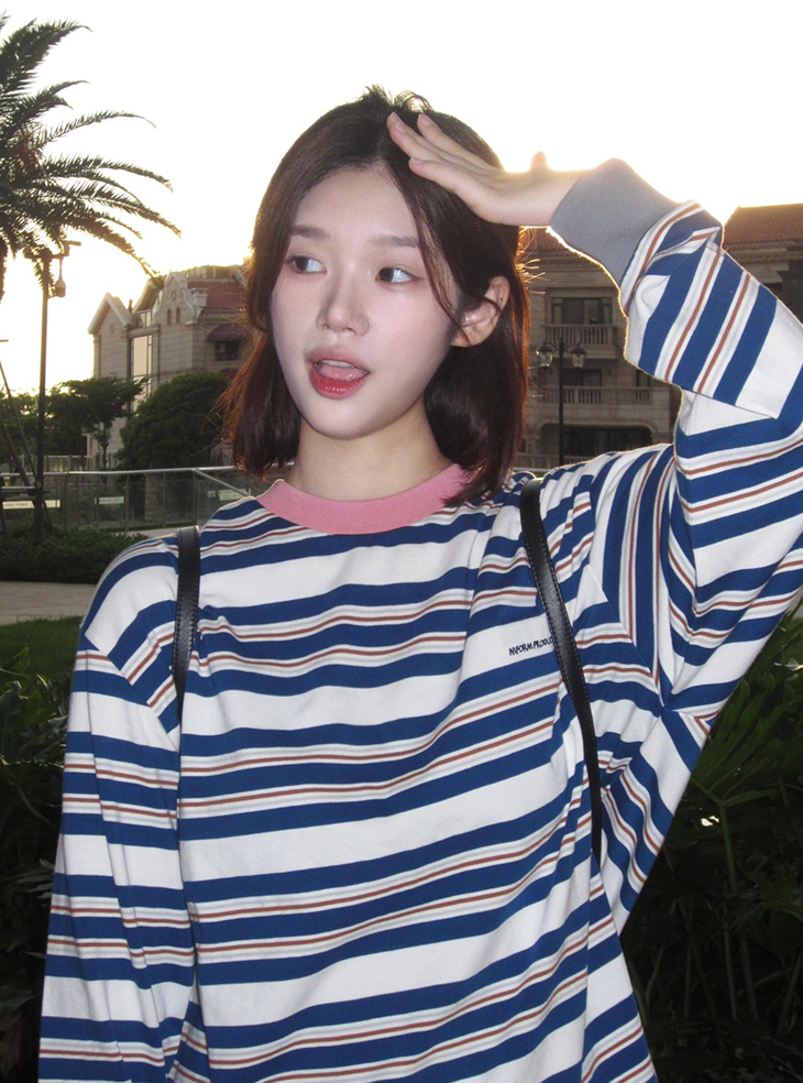 Back collar is non-pilling and equipped with cotton screw thread. Imitation cotton Chinese cotton composite 310g thin sweatshirt for women with round neck stripes.