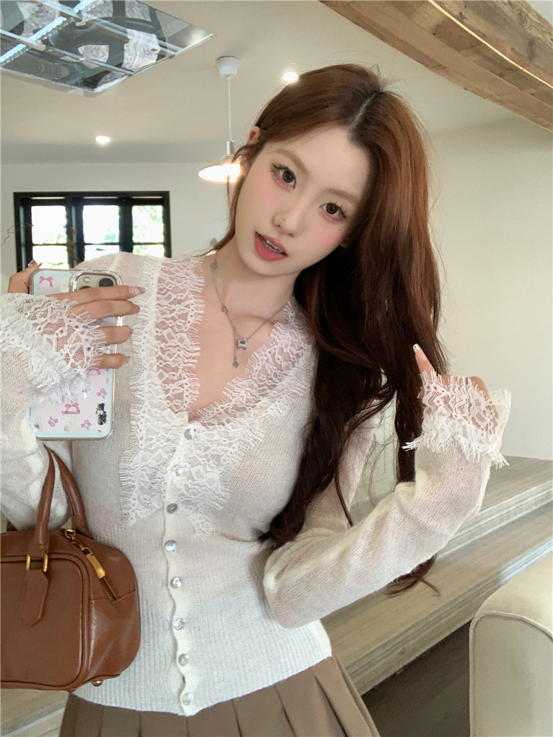 Actual shot of spring, autumn and winter high-quality gentle style knitted sweater V-neck lace splicing cardigan sweater size