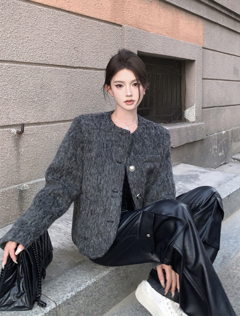Real shot ~ Xiaoxiangfeng dark floral gray warm autumn and winter new hot girl loose and slim jacket