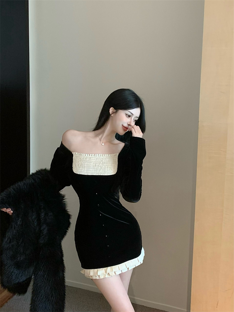 Real shot of retro sexy style slim and spliced ​​autumn and winter black Hepburn dress