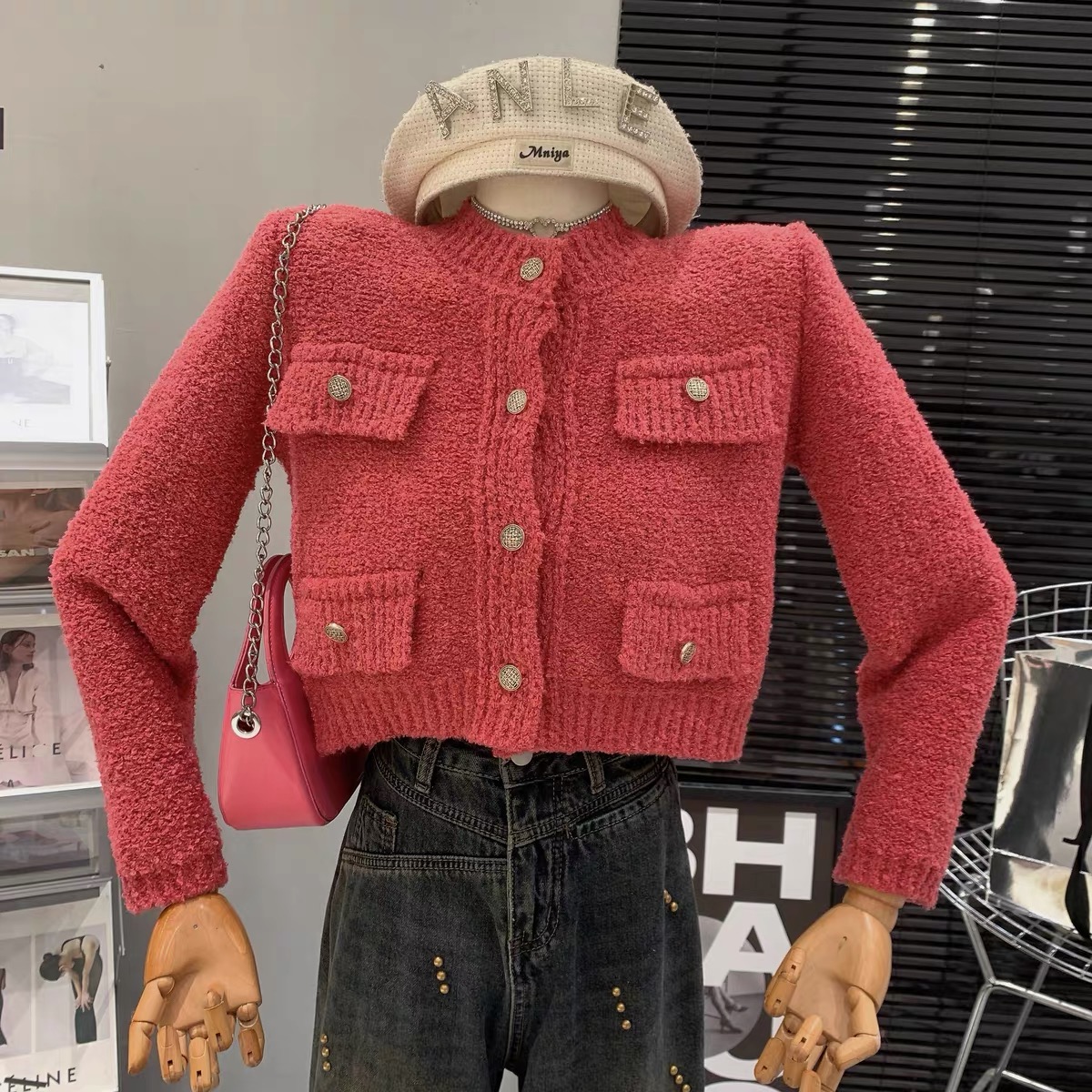 French round neck single-breasted sweater jacket for women 2023 autumn and winter new style high-end temperament multi-pocket knitted cardigan