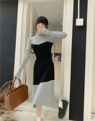 Actual shot Autumn and winter ~ Stitched contrasting color knitted dress for women, casual and versatile mid-length long-sleeved dress