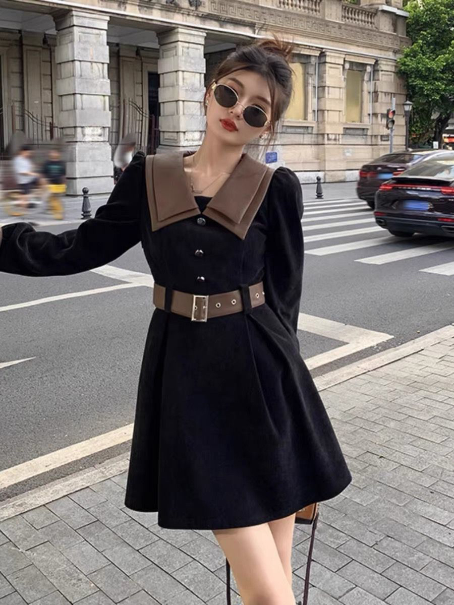 甜美連衣裙女2023新款秋冬季氣質遮肚顯瘦收腰娃娃領高檔加厚裙子