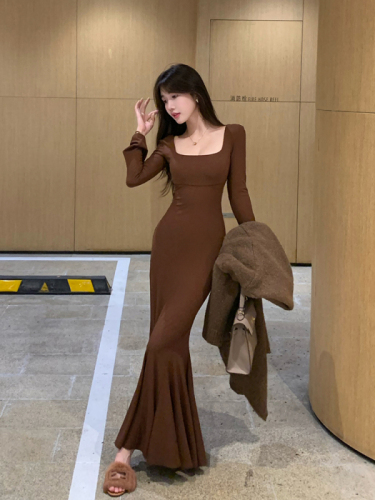 Pleasant Square Neck Long Sleeve Fishtail Hip Dress Women's Autumn and Winter Temperament Advanced Slim Step by Step Lotus Long Skirt