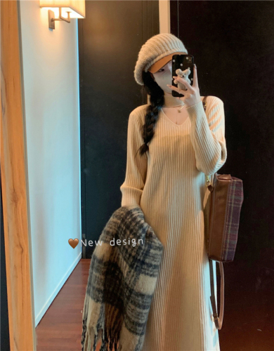 Actual shot of new autumn and winter style~retro solid color loose knitted dress women's hollow air quality long-sleeved skirt