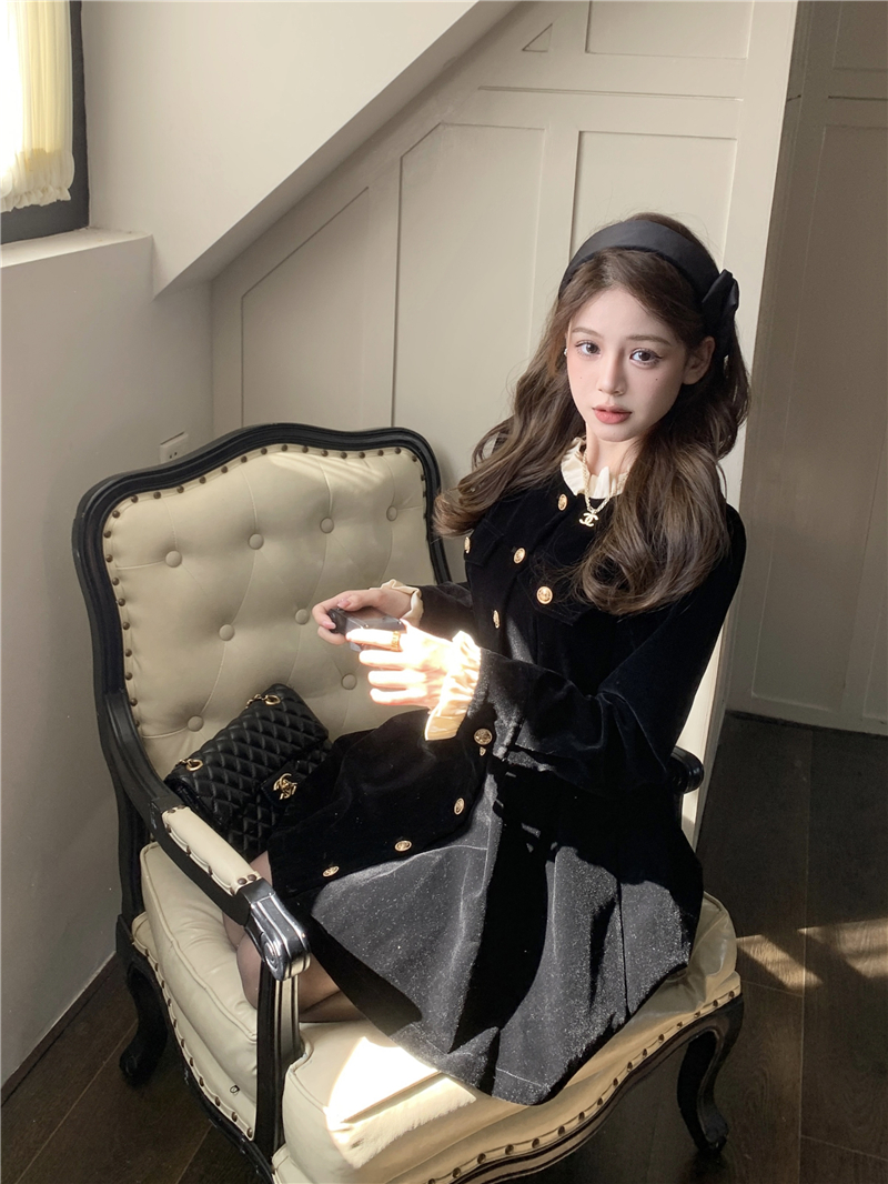 Actual shot~Velvet little black dress, French style daughter-in-law retro temperament dress, autumn and winter black and gold skirt for small people