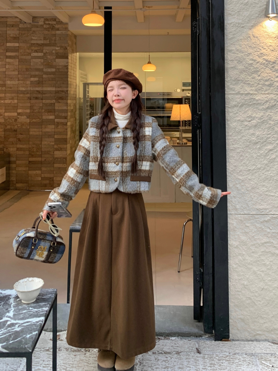 Actual shot~ Autumn and winter Maillard style suit, contrasting color two-piece set, thickened autumn and winter retro skirt for women
