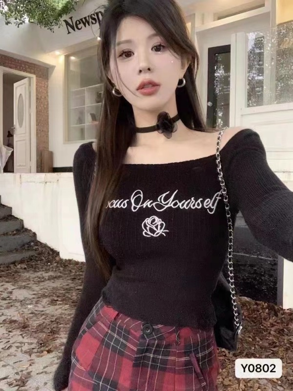 別致性感低領露鎖骨短款修身上衣美式復古甜辣長袖t恤打底衫女秋