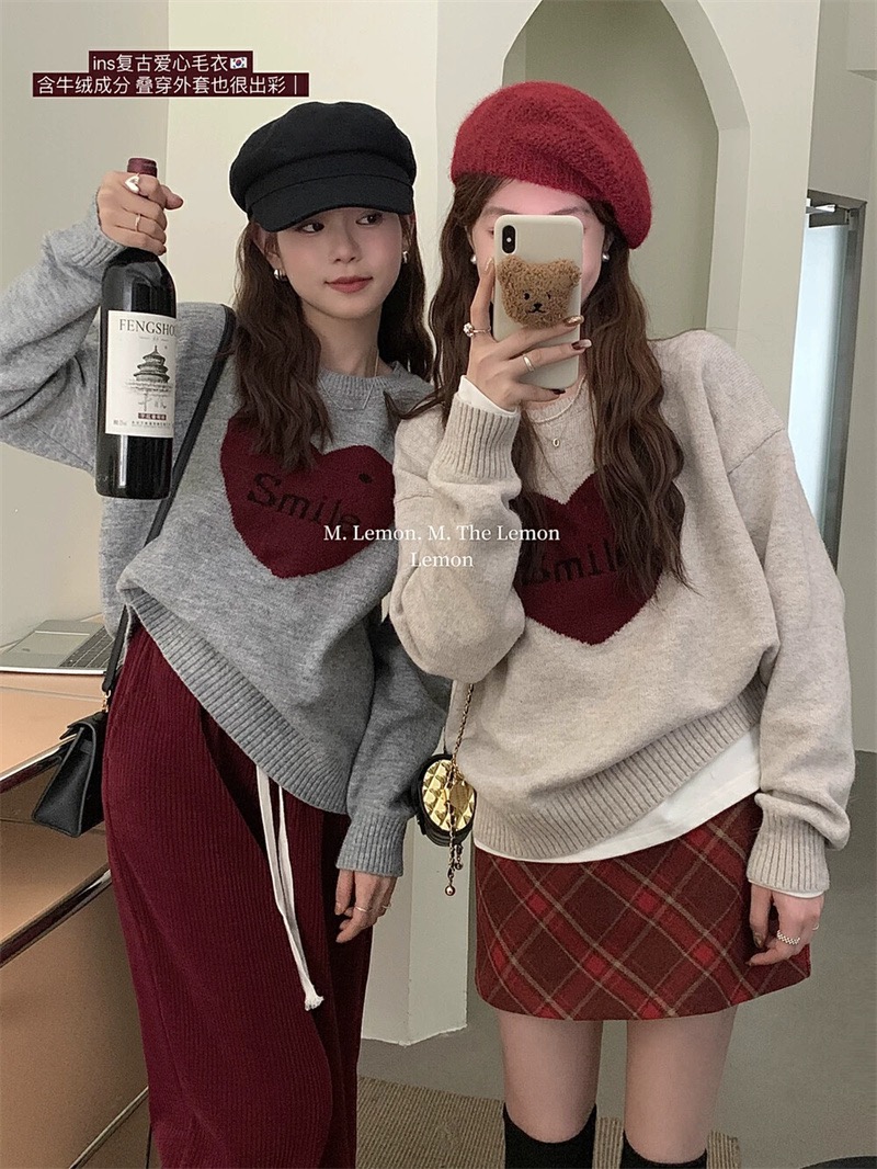 官圖圓領愛心毛衣女秋冬設計感小眾上衣寬鬆套頭軟糯洋氣針織衫