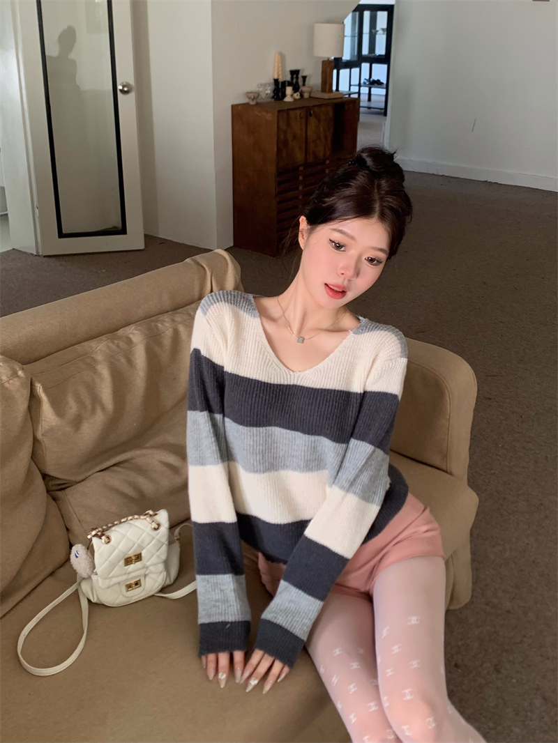 實拍 秋冬新款韓版設計感拼接拼色V領長袖套頭毛衣針織衫上衣