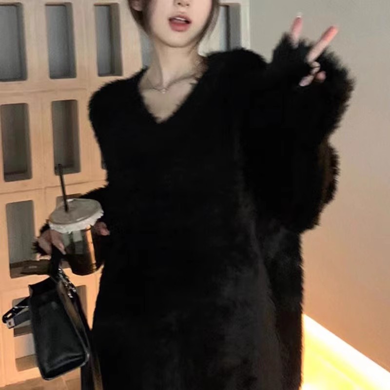 高級感慵懶黑色軟糯v領馬海毛毛衣女秋冬加厚寬鬆套頭純欲針織衫