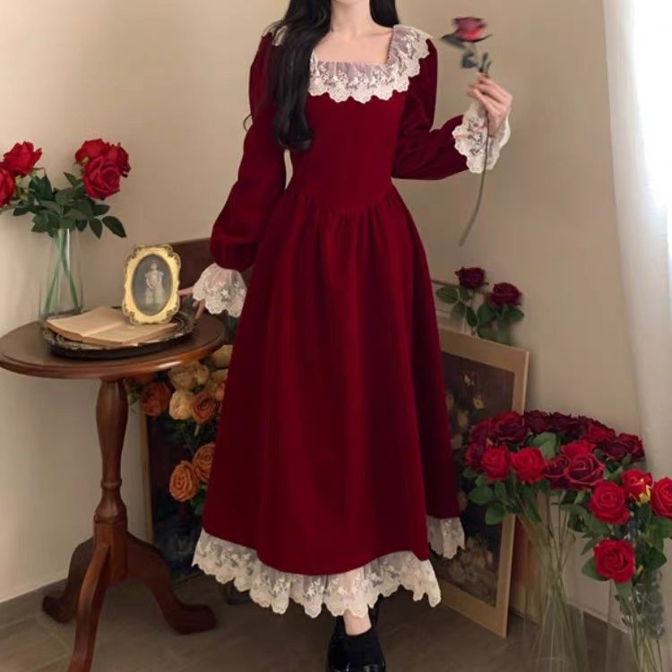Gold velvet fabric retro palace style lace splicing velvet long skirt autumn and winter temperament slim dress dress