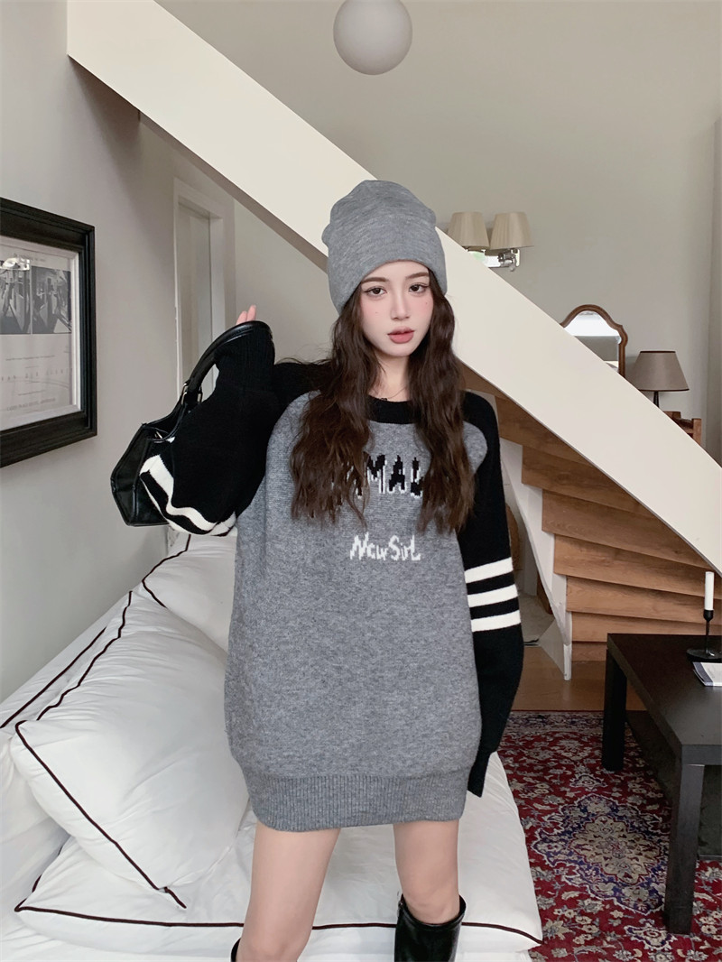 Real shot of sleeve striped color-blocked raglan sleeve sweater for women in autumn and winter thickened knitted bottoming shirt for women loose top