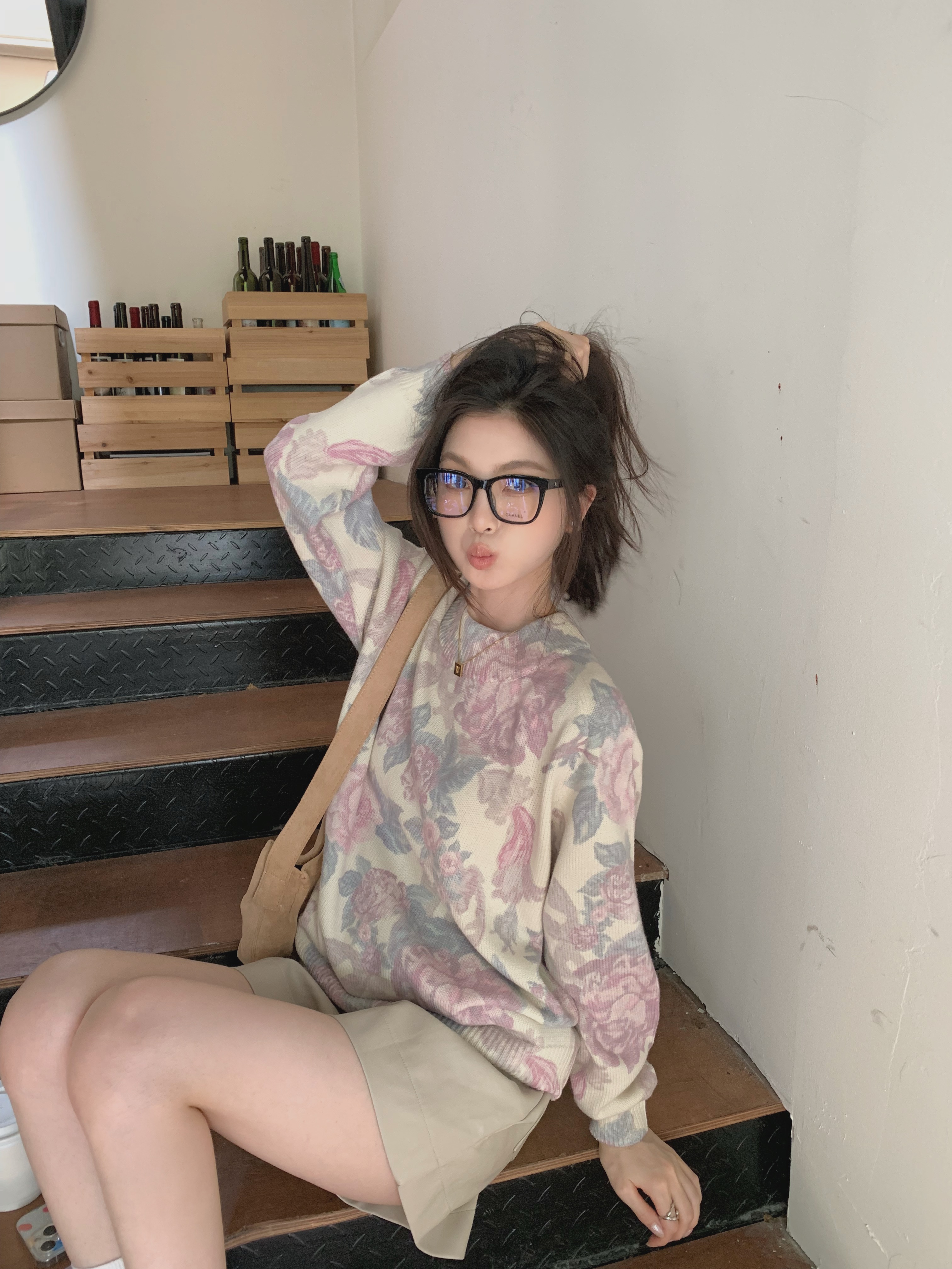 Real shot Korean original retro large flower round neck sweater