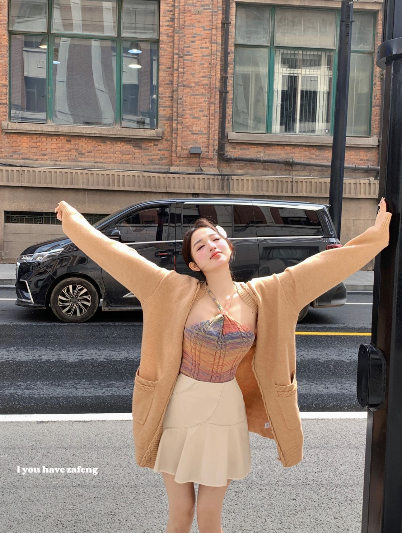 Real shot of twist sweater autumn and winter new wool knitted cardigan jacket design gradient suspender suit