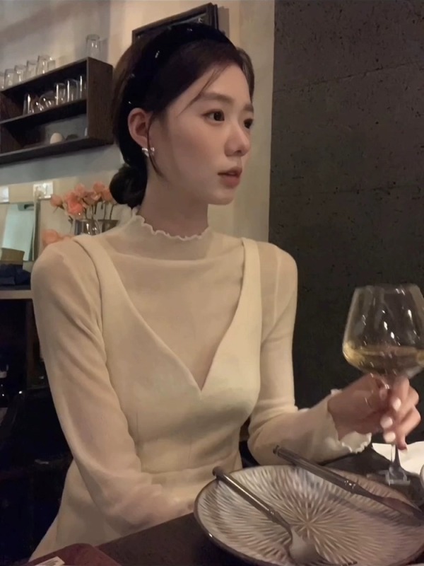 Autumn and winter 2023 new women's clothing, popular European products this year, beautiful little fragrance suit, white vest dress for women